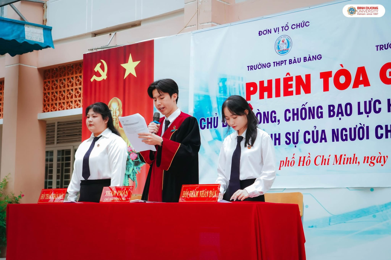 HÀNH TRÌNH TỪ LÝ LUẬN ĐẾN THỰC TIỄN:  SINH VIÊN LUẬT TRƯỞNG THÀNH QUA CÁC PHIÊN TÒA GIẢ ĐỊNH